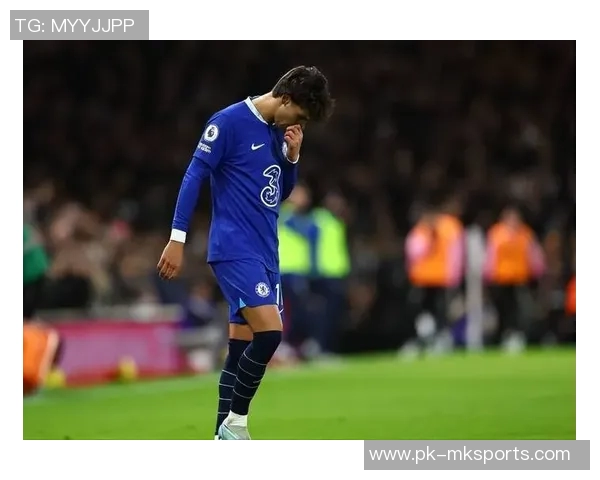 从英雄到笑柄足球史上最惨红牌球星悲情逆转启示录